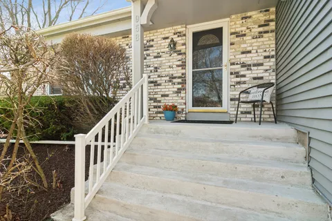$559,000 | 958 Chaucer Way, Buffalo Grove, IL 60089