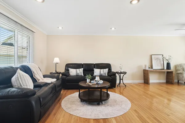 $559,000 | 958 Chaucer Way, Buffalo Grove, IL 60089