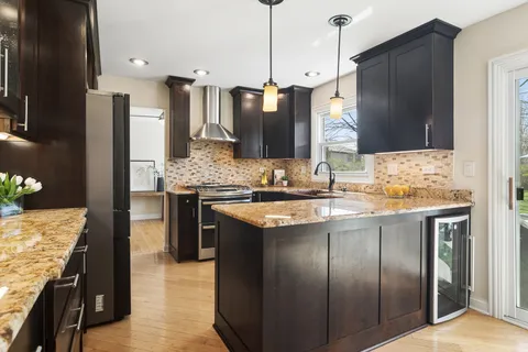 $559,000 | 958 Chaucer Way, Buffalo Grove, IL 60089