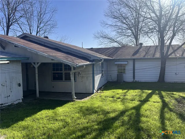 a front view of house with yard