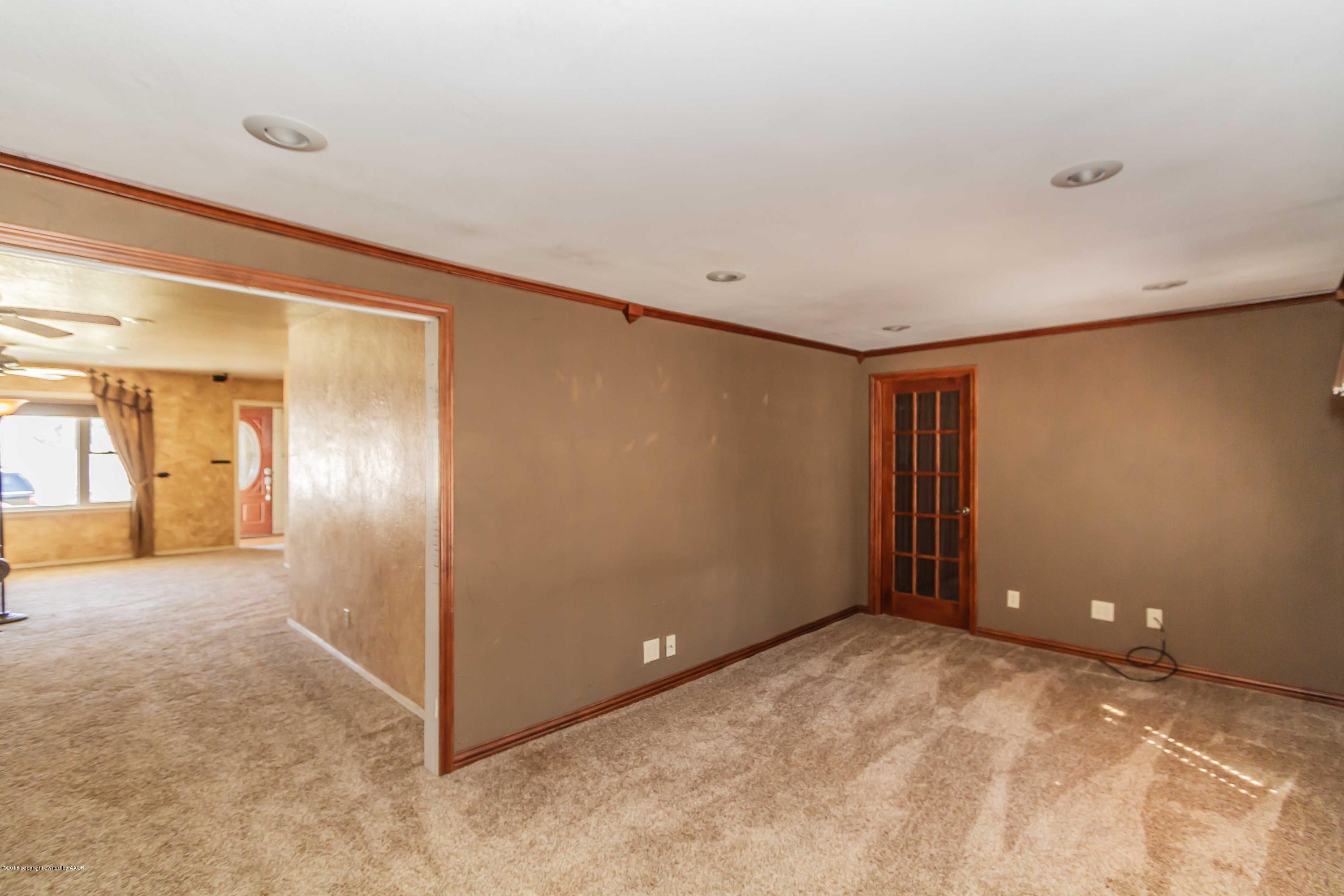 4117 South Bonham Street Amarillo, TX 79110 - Photo 14 of 37 DEN VIEW 1