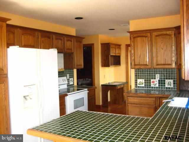 2751 Steltz Road New Freedom, PA 17349 - Photo 10 of 36 Gallery Image 10