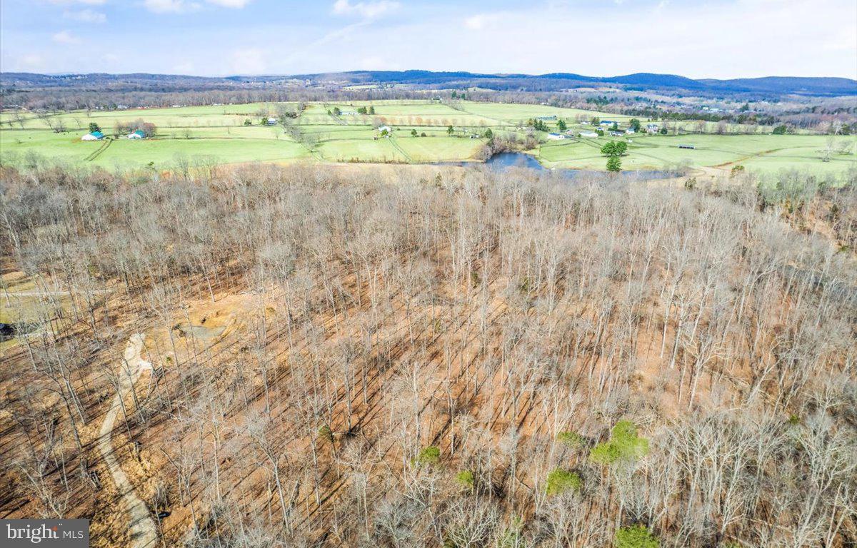 8772 Buckland Mill Road Gainesville, VA 20155 - Photo 5 of 13 Gallery Image 5