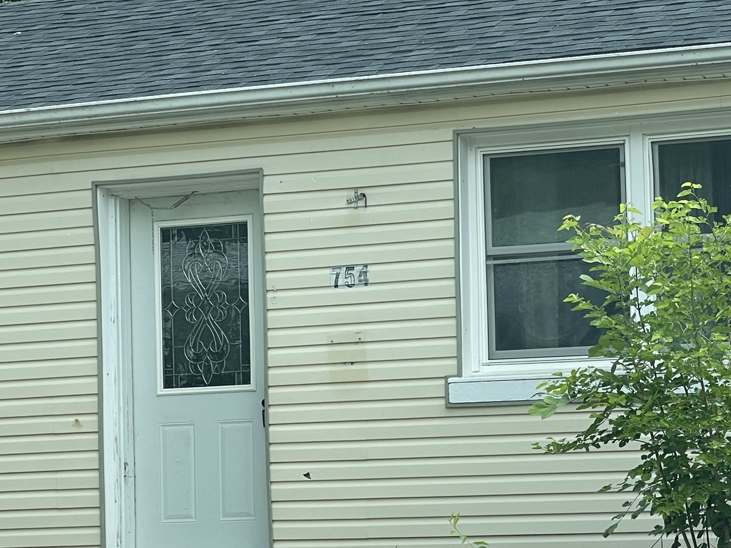 754 South Oakland Avenue Decatur, IL 62522 - Photo 2 of 18