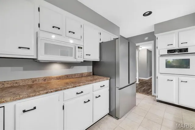 $374,900 | 1110 Cardinal Drive, East Alton, IL 62024