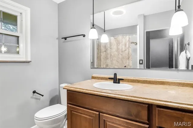 $374,900 | 1110 Cardinal Drive, East Alton, IL 62024