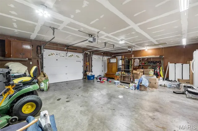 $374,900 | 1110 Cardinal Drive, East Alton, IL 62024