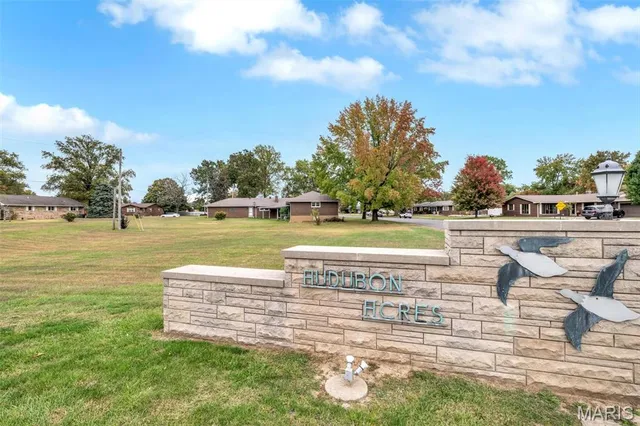 $374,900 | 1110 Cardinal Drive, East Alton, IL 62024