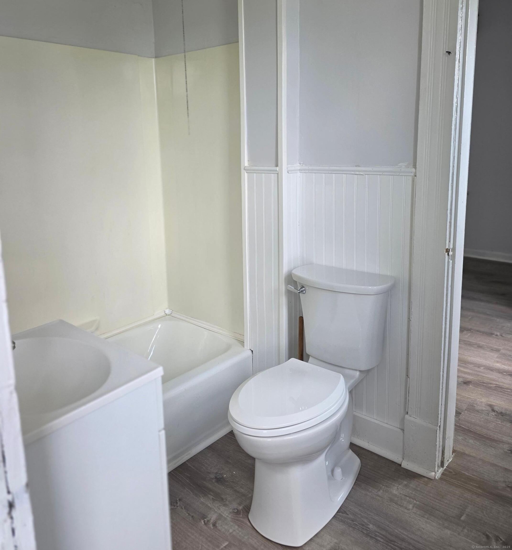 28 Starview Avenue, Unit 2 Waterbury, CT 06708 - Photo 4 of 17