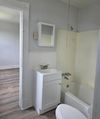 $1,450 | 28 Starview Avenue, Unit 2, Waterbury, CT 06708