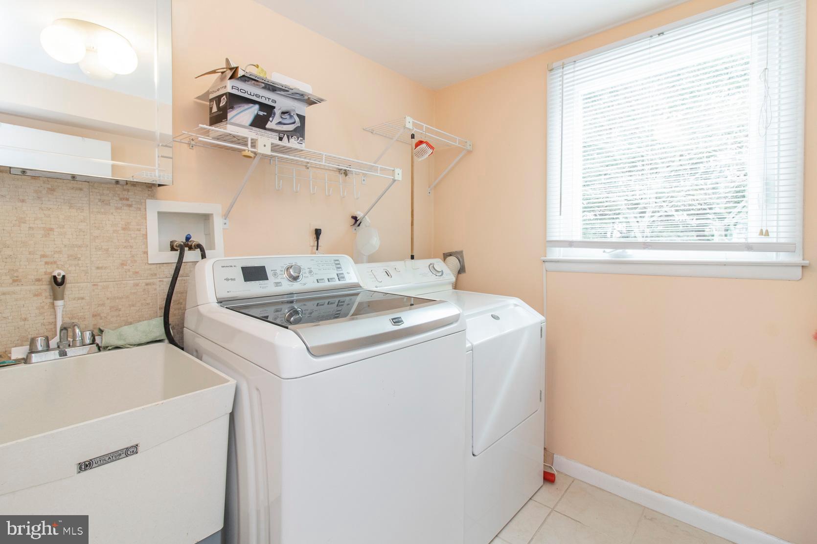 9233 Darlington Road Philadelphia, PA 19115 - Photo 19 of 44