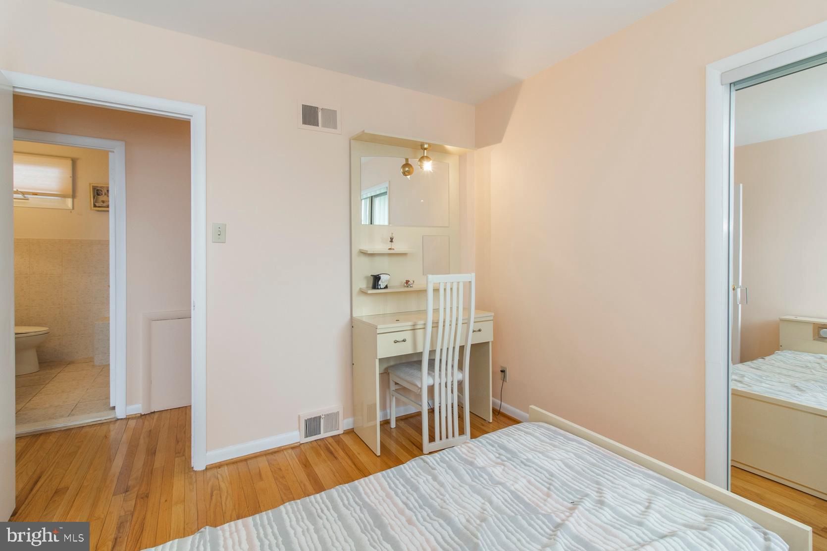 9233 Darlington Road Philadelphia, PA 19115 - Photo 26 of 44