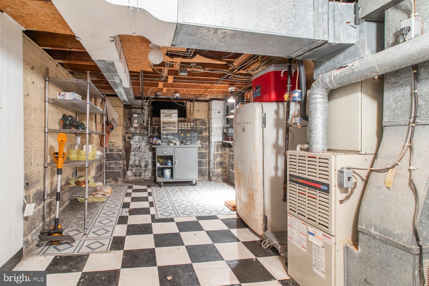 9233 Darlington Road Philadelphia, PA 19115 - Photo 33 of 44