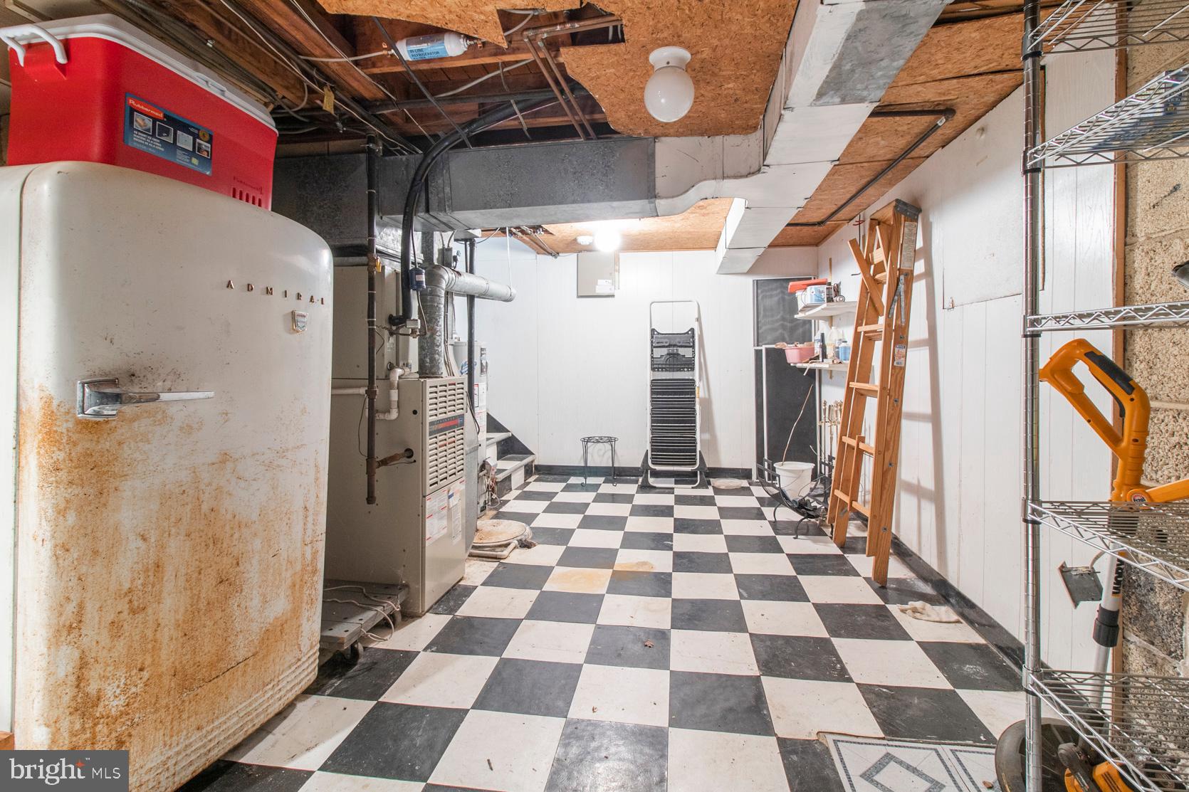 9233 Darlington Road Philadelphia, PA 19115 - Photo 34 of 44