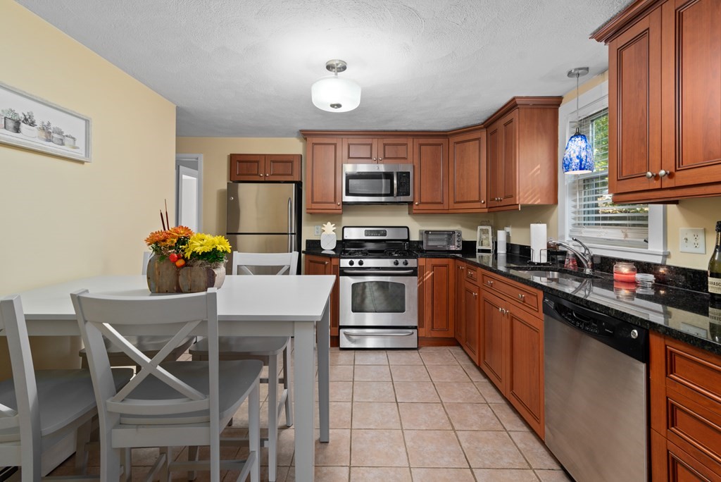 314 Water Street, Unit 2 Wakefield, MA 01880 - Photo 9 of 15 Gallery Image 9