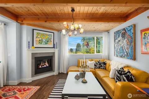 $949,999 | 3010 Northeast 55th Street, Seattle, WA 98105