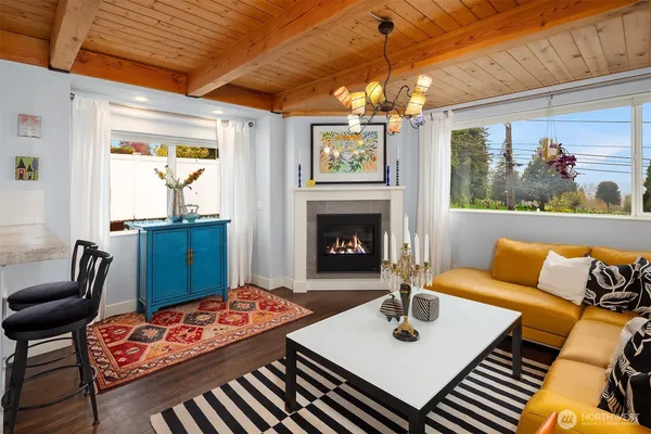 $949,999 | 3010 Northeast 55th Street, Seattle, WA 98105