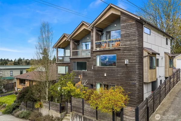 $949,999 | 3010 Northeast 55th Street, Seattle, WA 98105