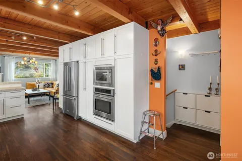 $949,999 | 3010 Northeast 55th Street, Seattle, WA 98105