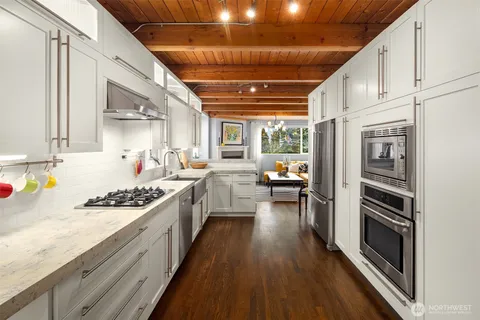 $949,999 | 3010 Northeast 55th Street, Seattle, WA 98105