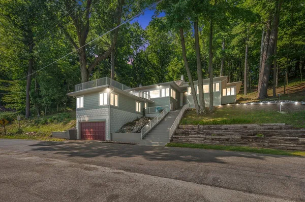 $475,888 | 651 West Baldwin Lake Drive, Greenville, MI 48838