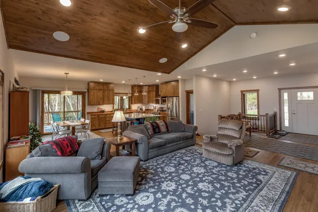 $849,900 | 18224 Turtle Bay Trial, Crosby, MN 56441