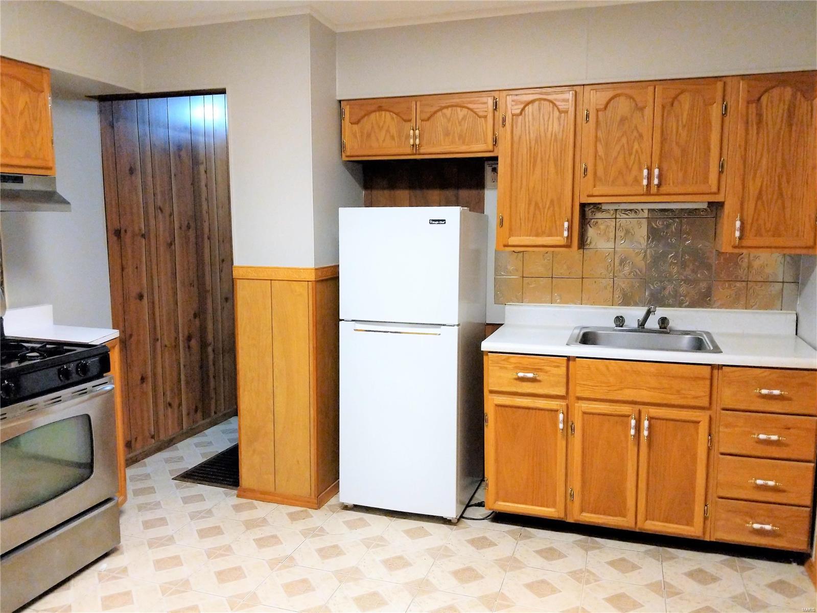 4041 Ashby Road St. Ann, MO 63074 - Photo 6 of 24