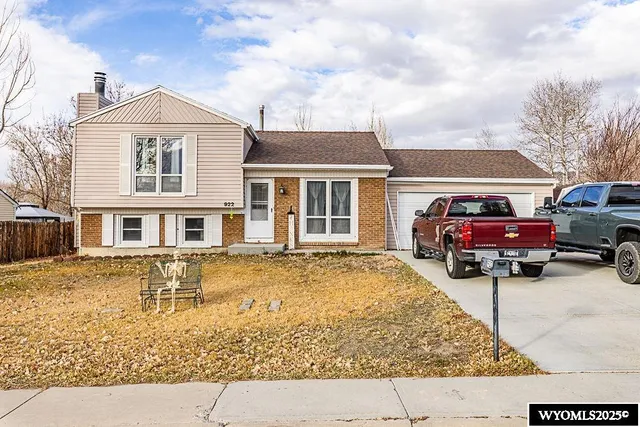 $315,000 | 922 Quincy Lane, Rock Springs, WY 82901