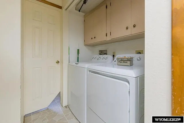 $305,000 | 922 Quincy Lane, Rock Springs, WY 82901