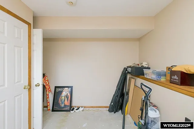 $305,000 | 922 Quincy Lane, Rock Springs, WY 82901