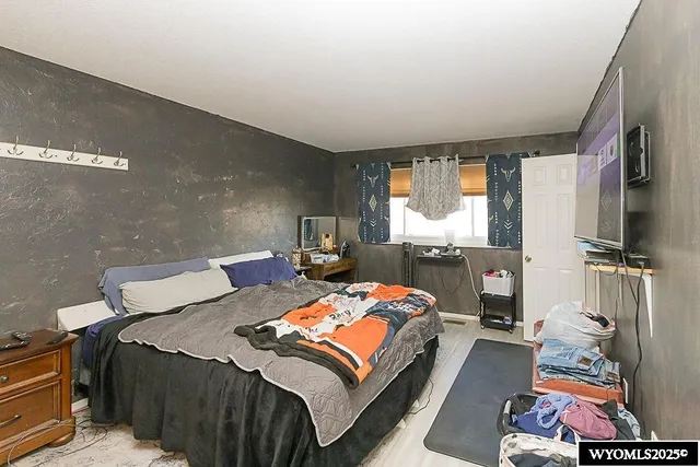 $305,000 | 922 Quincy Lane, Rock Springs, WY 82901