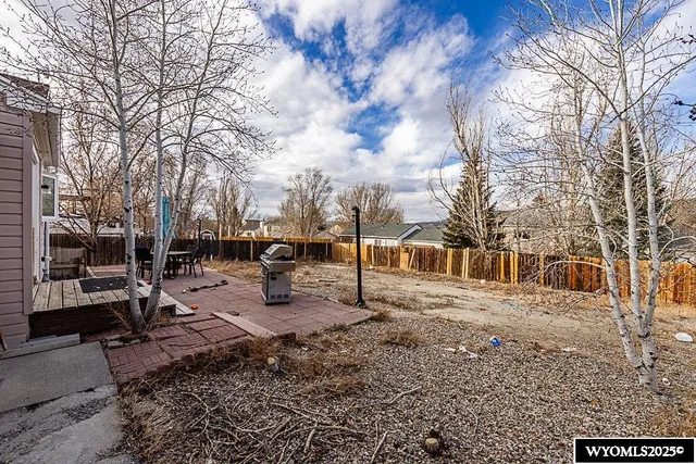 $305,000 | 922 Quincy Lane, Rock Springs, WY 82901