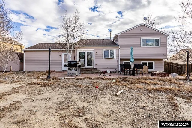 $305,000 | 922 Quincy Lane, Rock Springs, WY 82901
