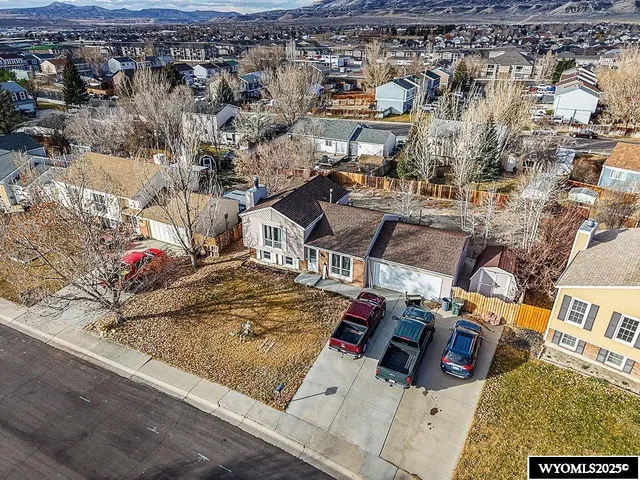 $305,000 | 922 Quincy Lane, Rock Springs, WY 82901