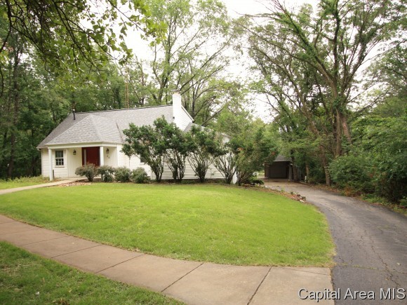 26 Hazel Dell Springfield, IL 62712 - Photo 1 of 20 Gallery Image 1