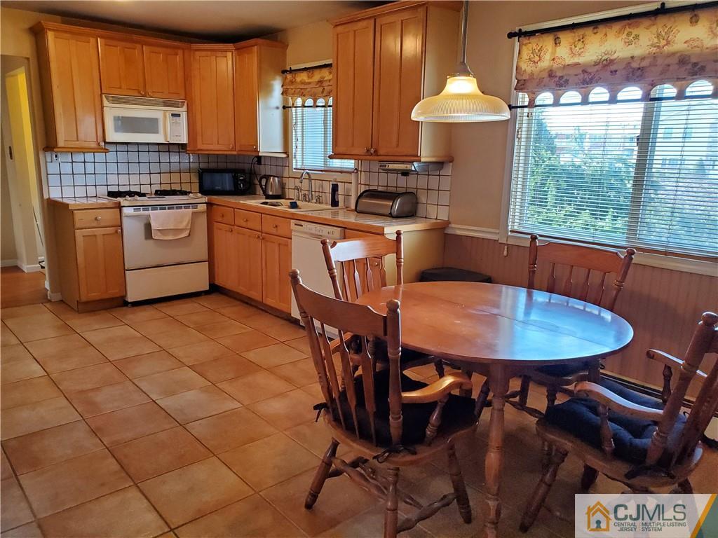 207 Ravine Drive Matawan, NJ 07747 - Photo 7 of 39