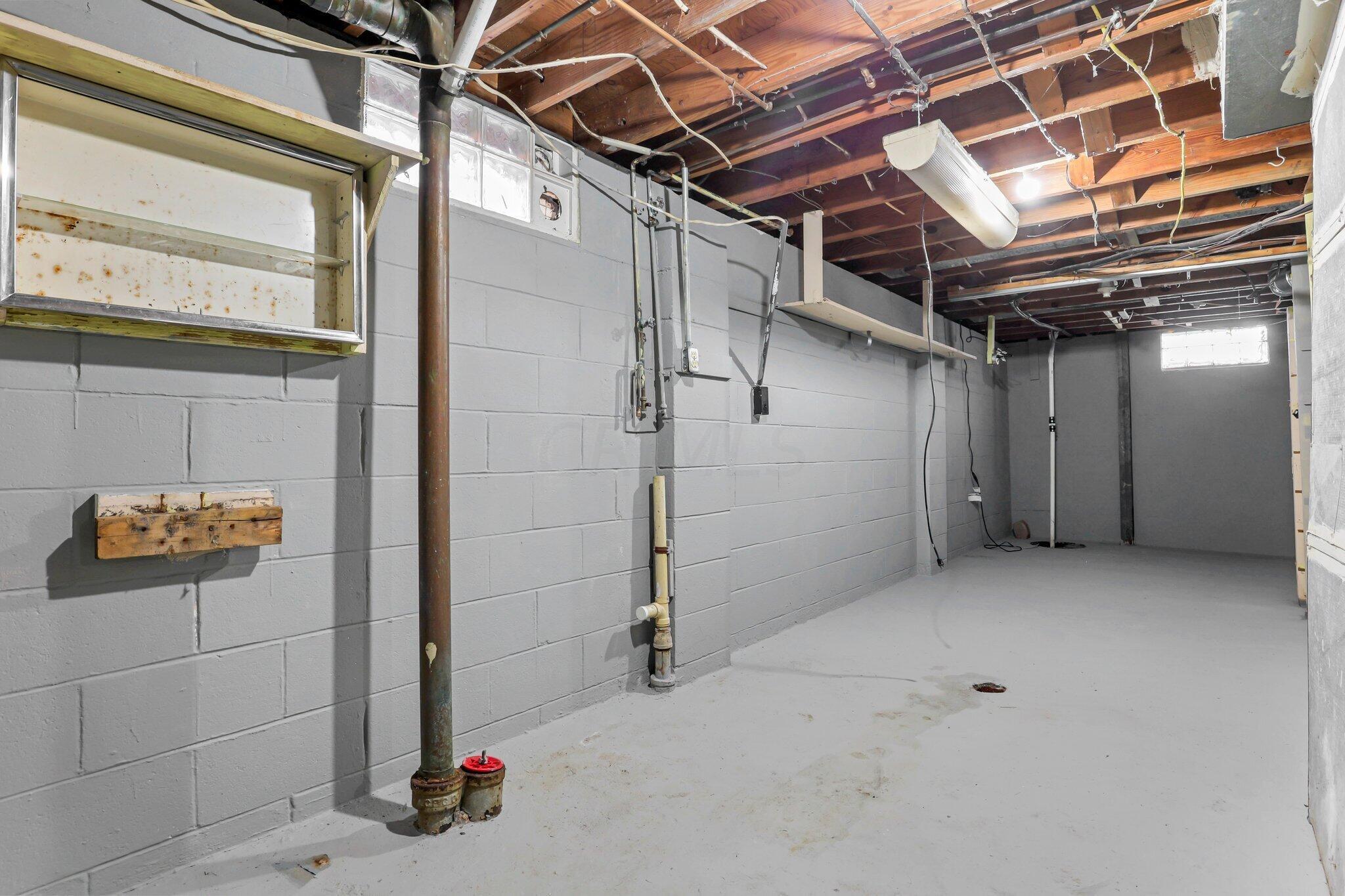 1935 Alsace Road Columbus, OH 43232 - Photo 25 of 35 41-web-or-mls-011A7547