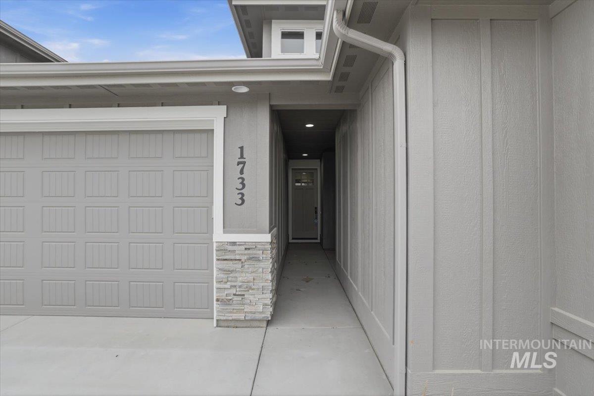 1733 Kayak Road Emmett, ID 83617 - Photo 2 of 36