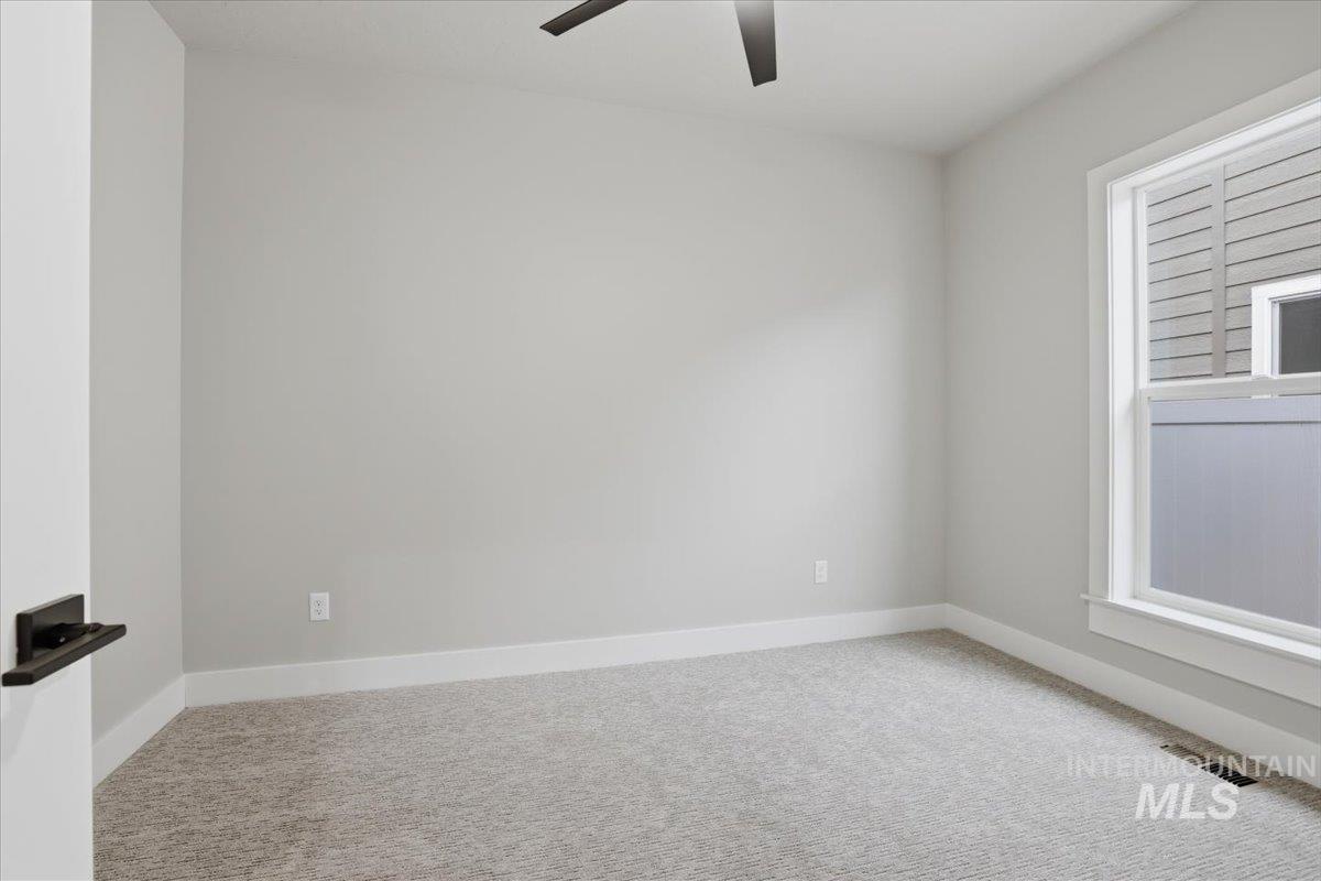 1733 Kayak Road Emmett, ID 83617 - Photo 6 of 36