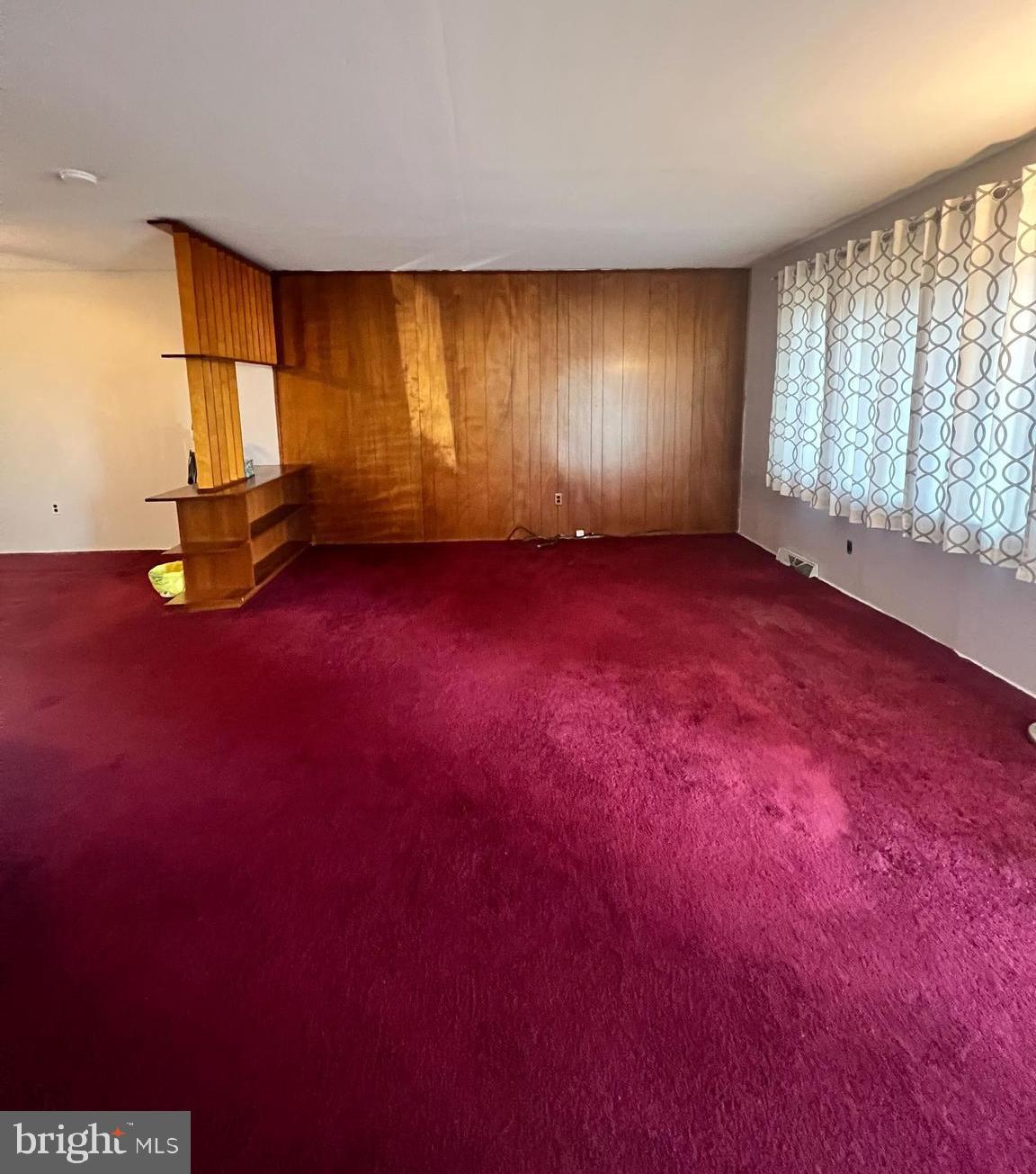 664 Glen Road Warminster, PA 18974 - Photo 5 of 10 Living Room with large window
