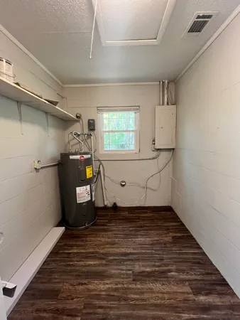 $1,600 | 2613 Rippee Road, Tallahassee, FL 32303