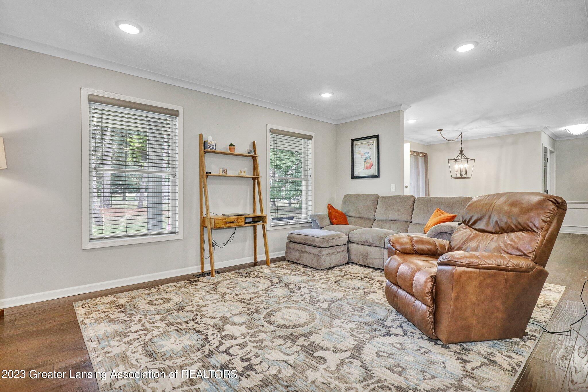 12591 Airport Road Dewitt, MI 48820 - Photo 14 of 46 Living Room