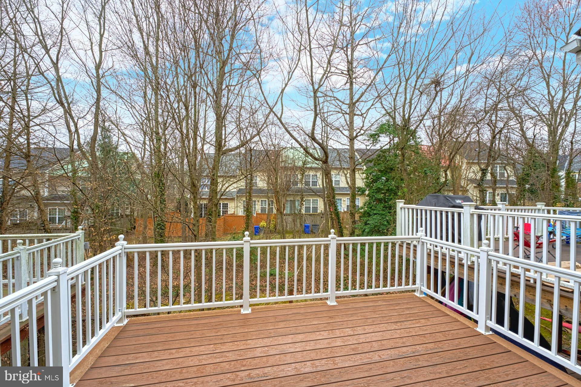 11485 Heritage Commons Way Reston, VA 20194 - Photo 34 of 36 Trex deck
