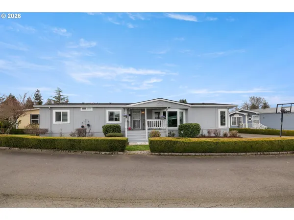 $239,900 | 14933 South Fox Pointe Drive, Unit 316, Oregon City, OR 97045