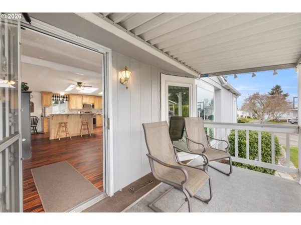 $239,900 | 14933 South Fox Pointe Drive, Unit 316, Oregon City, OR 97045