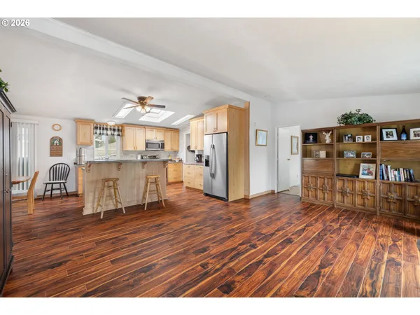 $239,900 | 14933 South Fox Pointe Drive, Unit 316, Oregon City, OR 97045