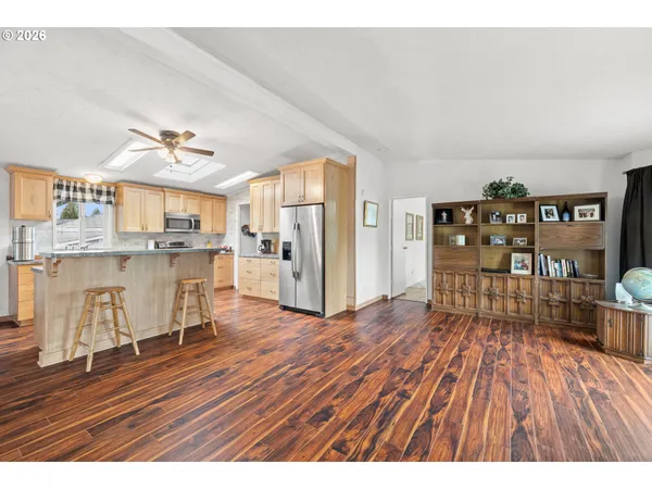 $239,900 | 14933 South Fox Pointe Drive, Unit 316, Oregon City, OR 97045