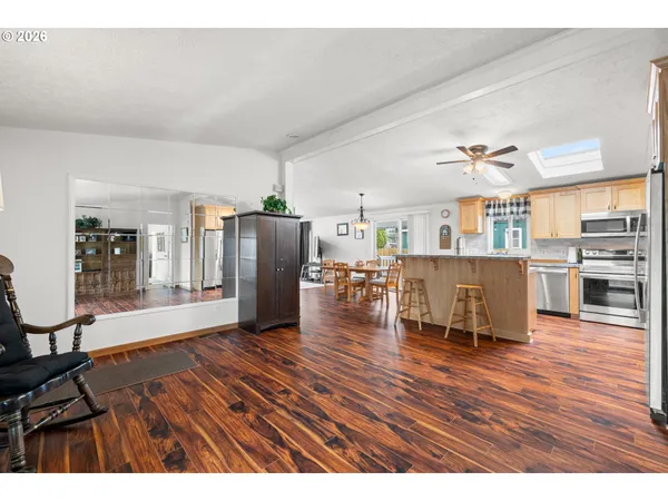 $239,900 | 14933 South Fox Pointe Drive, Unit 316, Oregon City, OR 97045