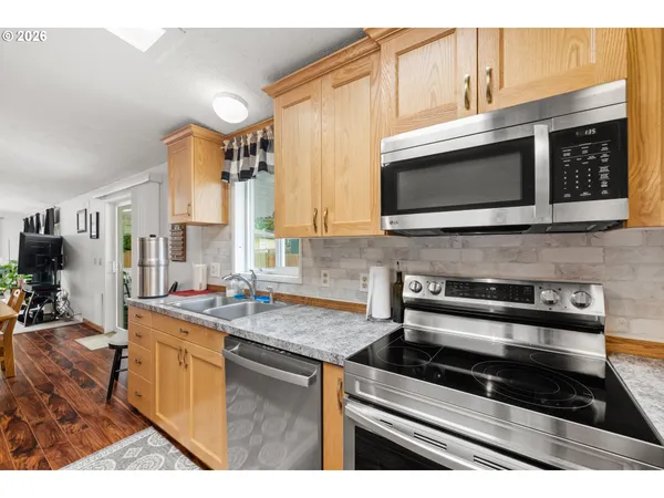 $239,900 | 14933 South Fox Pointe Drive, Unit 316, Oregon City, OR 97045