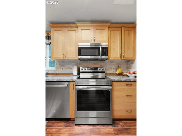 $239,900 | 14933 South Fox Pointe Drive, Unit 316, Oregon City, OR 97045